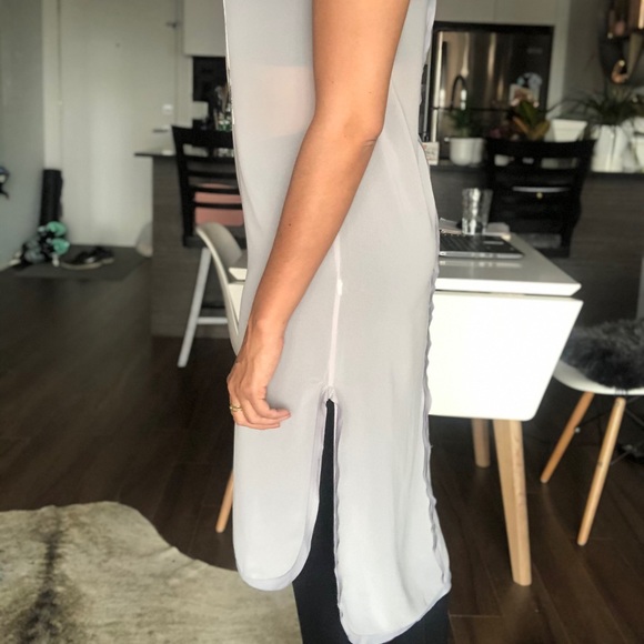 RUDSAK Gray Tunic with Abstract Print - Picture 2 of 3